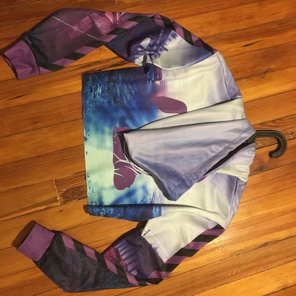 Graphic cropped hoodie - Picture 3 of 6